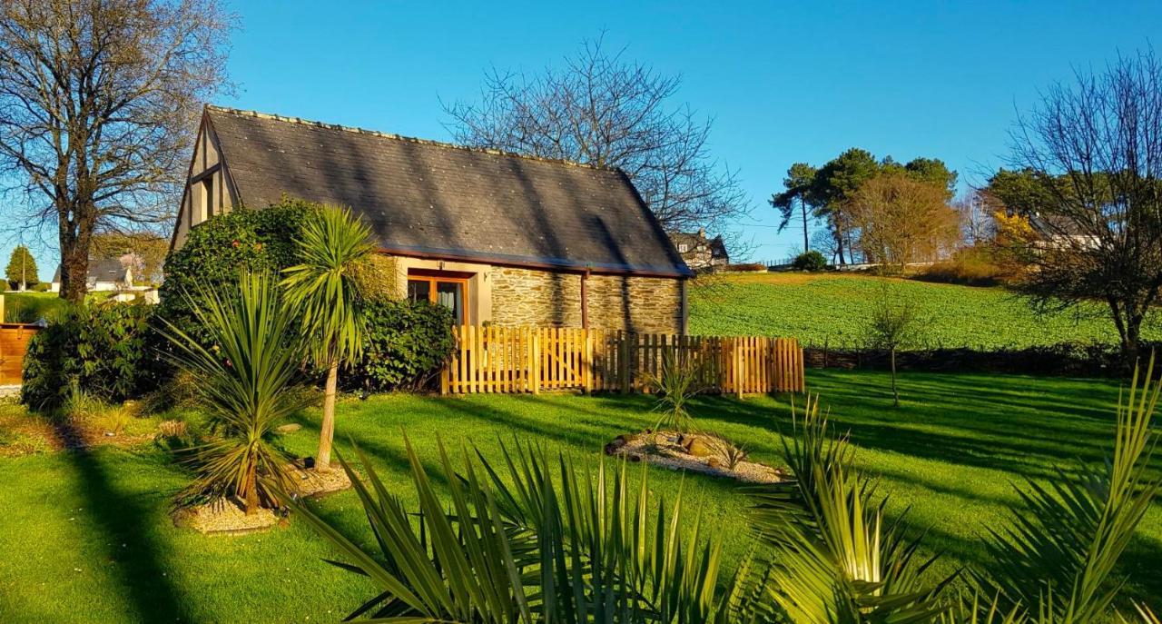 Le Vieux Moulin Gites - Detached Cottage With Garden Views And Pool Guégon 外观 照片