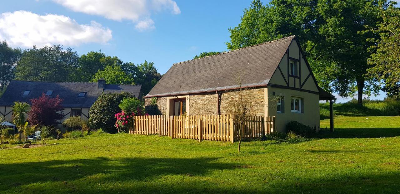 Le Vieux Moulin Gites - Detached Cottage With Garden Views And Pool Guégon 外观 照片