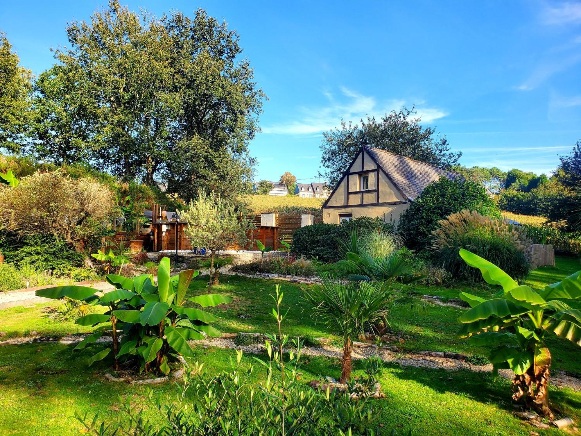 Le Vieux Moulin Gites - Detached Cottage With Garden Views And Pool Guégon 外观 照片